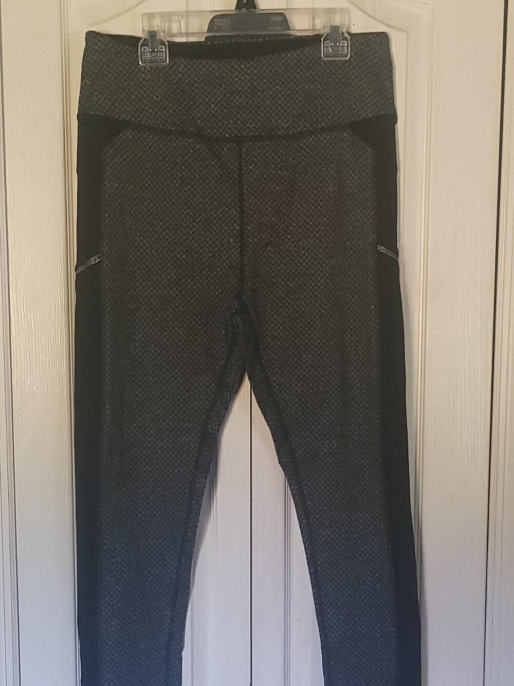 Z by Zobha XXL 20/22 Black Gray Performance Leggings Zip Pocket Activewear